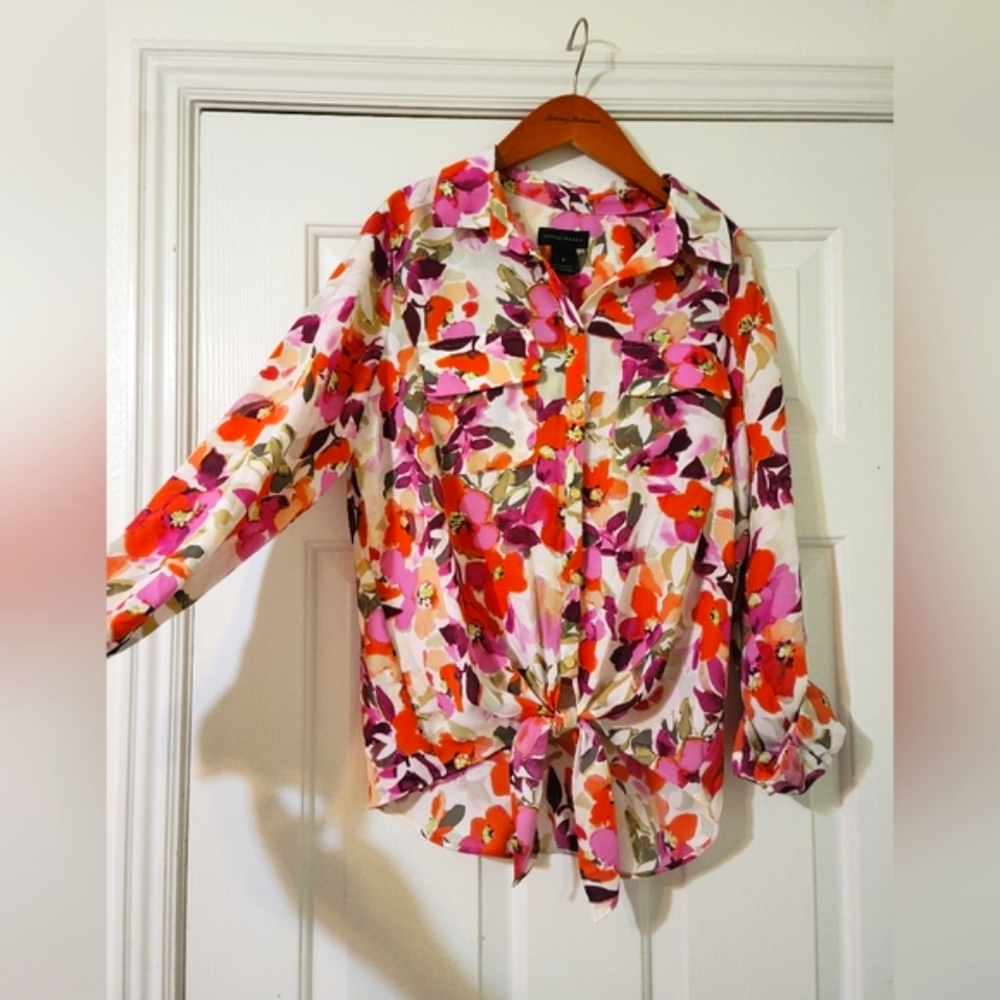 🌺NWT Beautiful "Investments" Blouse🌺